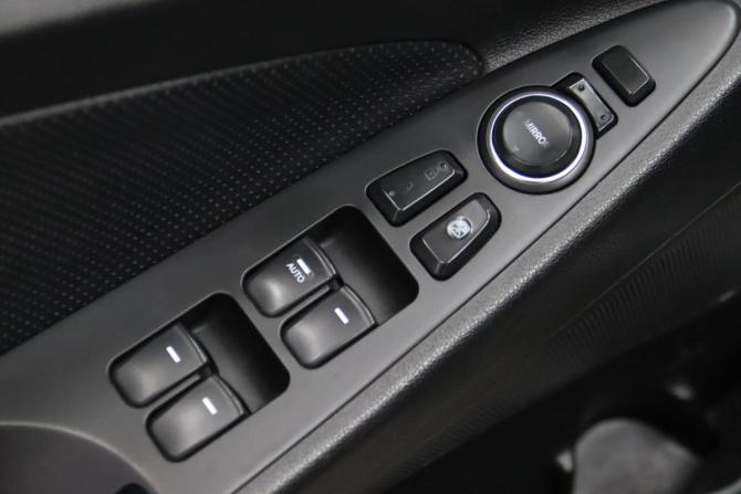 Hyundai Sonata VI (YF) с пробегом 2011 года, цена 945 450 рублей, 150877 км, седан, Автокод Объявления