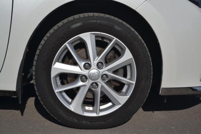 Toyota Corolla XI (E160 E170 E180) с пробегом 2014 года, цена 899 000 рублей, 180000 км, седан, Автокод Объявления