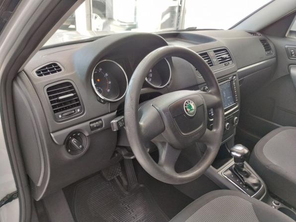 Skoda Yeti I с пробегом 2011 года, цена 720 000 рублей, 255583 км, внедорожник, Автокод Объявления