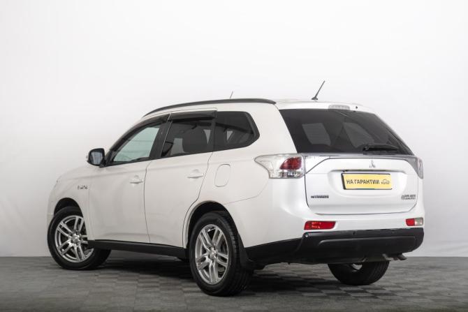Mitsubishi Outlander III с пробегом 2013 года, цена 1 779 000 рублей, 182000 км, внедорожник, Автокод Объявления