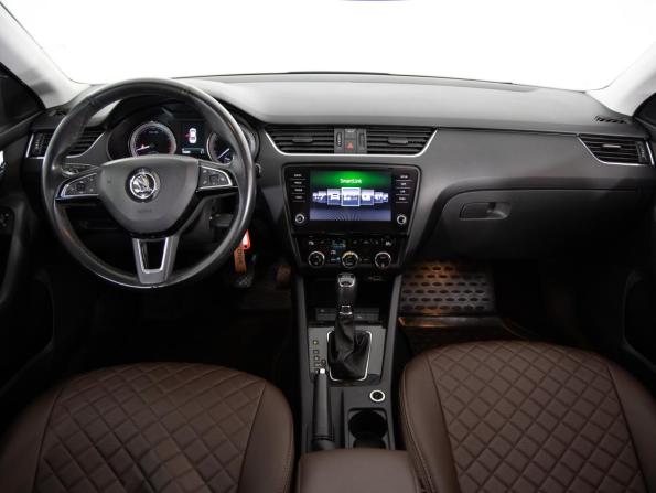 Skoda Octavia III (A7) Рестайлинг с пробегом 2018 года, цена 1 799 000 рублей, 106000 км, лифтбек, Автокод Объявления