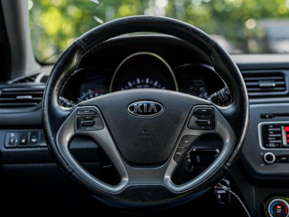 Kia Rio III Рестайлинг с пробегом 2016 года, цена 882 000 рублей, 183712 км, седан, Автокод Объявления
