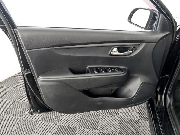 Kia Rio IV с пробегом 2018 года, цена 1 250 000 рублей, 182068 км, хэтчбек, Автокод Объявления
