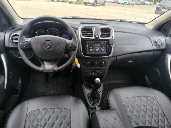 Renault Logan II с пробегом 2017 года, цена 790 000 рублей, 123799 км, седан, Автокод Объявления