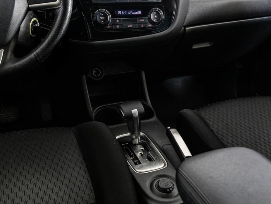 Mitsubishi Outlander III Рестайлинг 2 Санкт-Петербург  - изображение 13