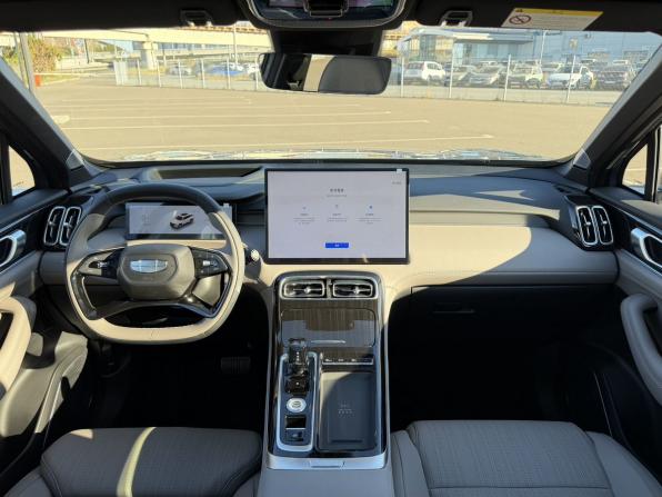 Geely Atlas II с пробегом 2026 года, цена 3 250 000 рублей, 25 км, внедорожник, Автокод Объявления