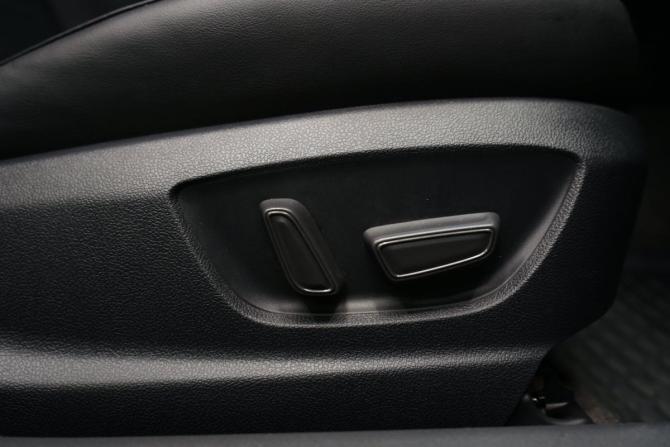 Toyota Avalon V с пробегом 2022 года, цена 3 690 000 рублей, 74000 км, седан, Автокод Объявления