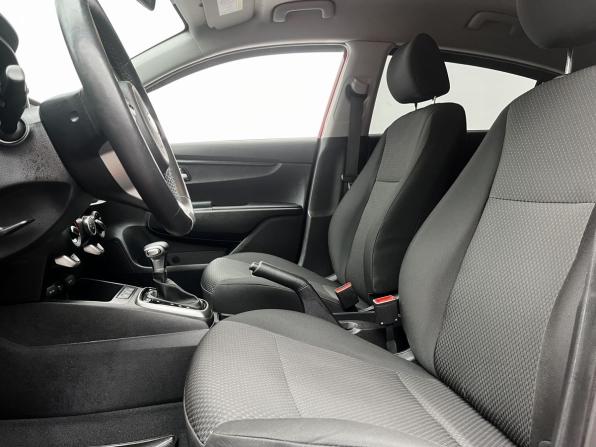 Kia Rio IV Рестайлинг с пробегом 2021 года, цена 1 750 000 рублей, 69200 км, хэтчбек, Автокод Объявления
