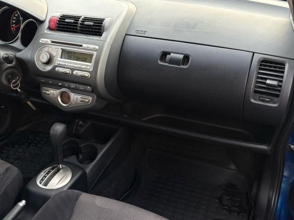 Honda Jazz I Рестайлинг с пробегом 2007 года, цена 550 000 рублей, 235154 км, хэтчбек, Автокод Объявления