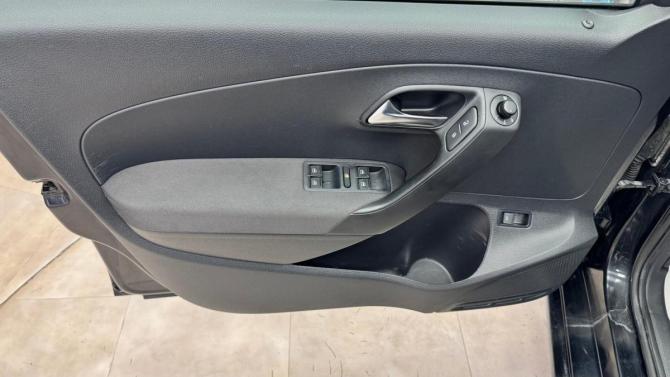 Volkswagen Polo V с пробегом 2014 года, цена 710 000 рублей, 180101 км, седан, Автокод Объявления