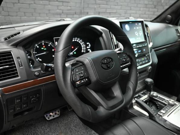 Toyota Land Cruiser 200 Series Рестайлинг 2 с пробегом 2015 года, цена 5 200 000 рублей, 220676 км, внедорожник, Автокод Объявления