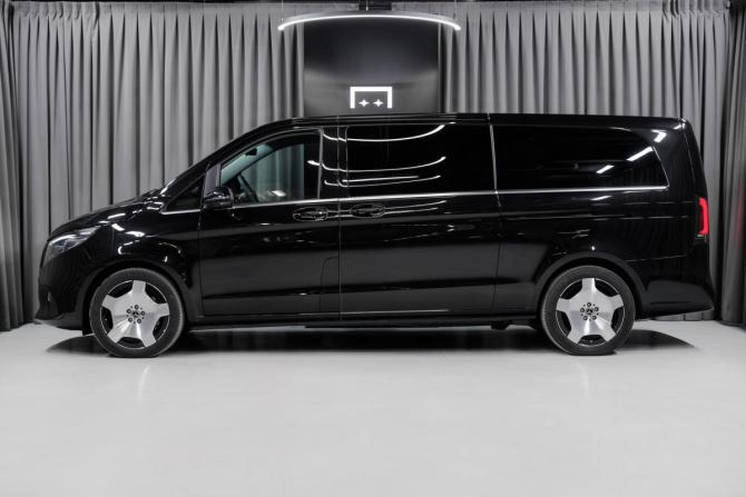 Новый Mercedes-Benz V-Класс III (W447) Рестайлинг 2 2025 года, цена 15 318 600 рублей, минивэн, Автокод Объявления