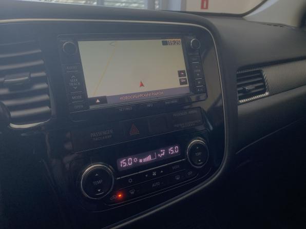 Mitsubishi Outlander III с пробегом 2012 года, цена 1 350 000 рублей, 240655 км, внедорожник, Автокод Объявления