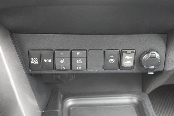 Toyota RAV4 IV (XA40) Рестайлинг с пробегом 2017 года, цена 2 150 000 рублей, 159000 км, внедорожник, Автокод Объявления