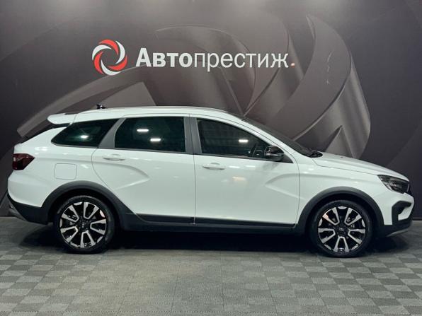 Lada (ВАЗ) Vesta I Рестайлинг (NG) с пробегом 2024 года, цена 1 360 000 рублей, 59650 км, универсал, Автокод Объявления