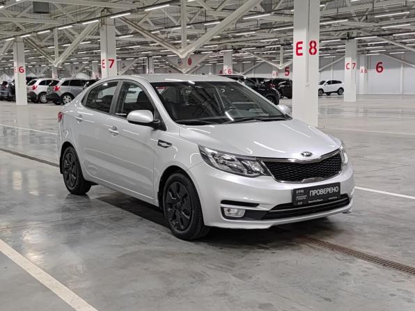 Kia Rio III Рестайлинг с пробегом 2016 года, цена 990 000 рублей, 92789 км, седан, Автокод Объявления