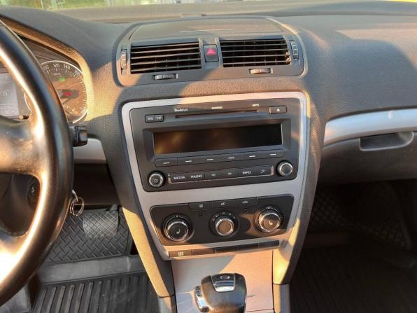 Skoda Octavia II (A5) Рестайлинг с пробегом 2013 года, цена 830 000 рублей, 219014 км, лифтбек, Автокод Объявления