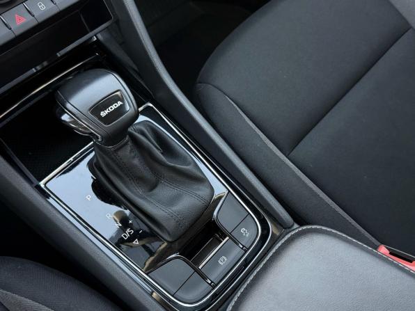 Skoda Karoq I с пробегом 2021 года, цена 2 199 000 рублей, 81245 км, внедорожник, Автокод Объявления