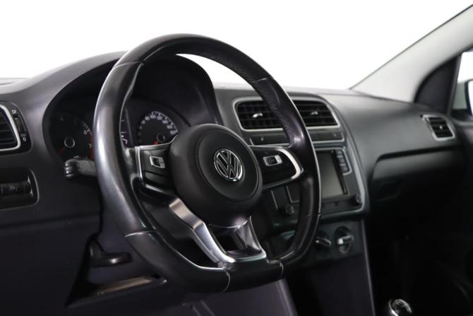 Volkswagen Polo V Рестайлинг с пробегом 2019 года, цена 999 990 рублей, 162243 км, седан, Автокод Объявления