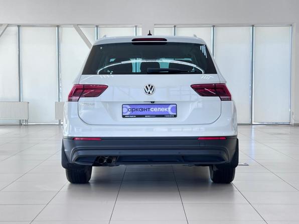 Volkswagen Tiguan II с пробегом 2019 года, цена 2 200 000 рублей, 111047 км, внедорожник, Автокод Объявления