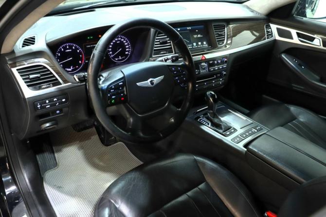 Hyundai Genesis II с пробегом 2015 года, цена 1 620 000 рублей, 265746 км, седан, Автокод Объявления