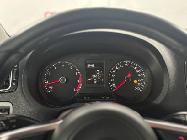 Volkswagen Polo V Рестайлинг с пробегом 2018 года, цена 999 000 рублей, 115000 км, седан, Автокод Объявления