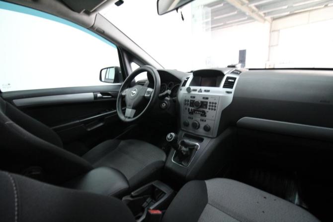 Opel Zafira B Рестайлинг с пробегом 2012 года, цена 650 000 рублей, 232000 км, минивэн, Автокод Объявления