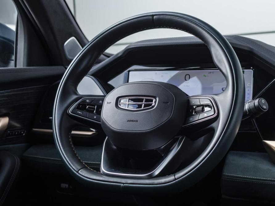Geely Monjaro I Москва  - изображение 13