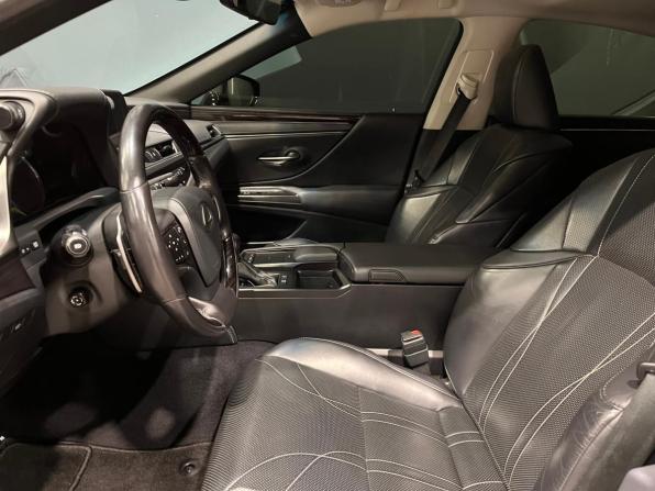 Lexus ES VII с пробегом 2018 года, цена 3 530 000 рублей, 117000 км, седан, Автокод Объявления