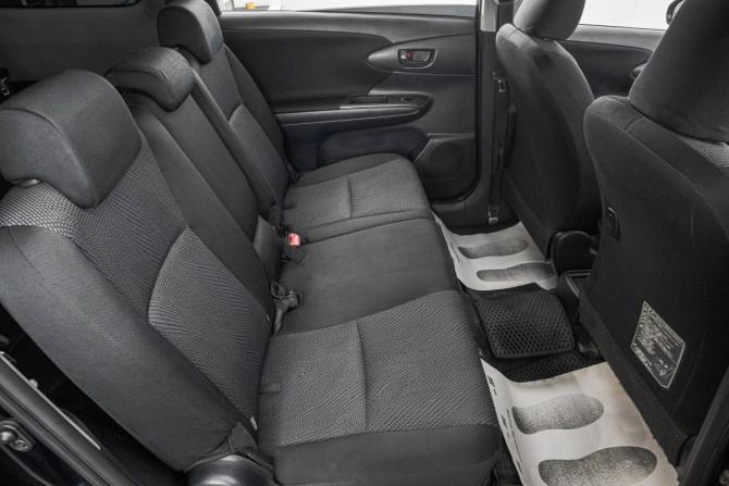 Toyota Wish II Рестайлинг с пробегом 2014 года, цена 1 299 000 рублей, 204000 км, минивэн, Автокод Объявления