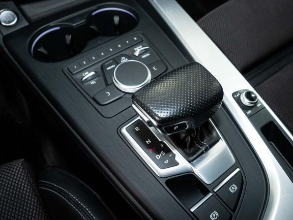 Audi A4 V (B9) с пробегом 2018 года, цена 2 488 000 рублей, 170500 км, седан, Автокод Объявления