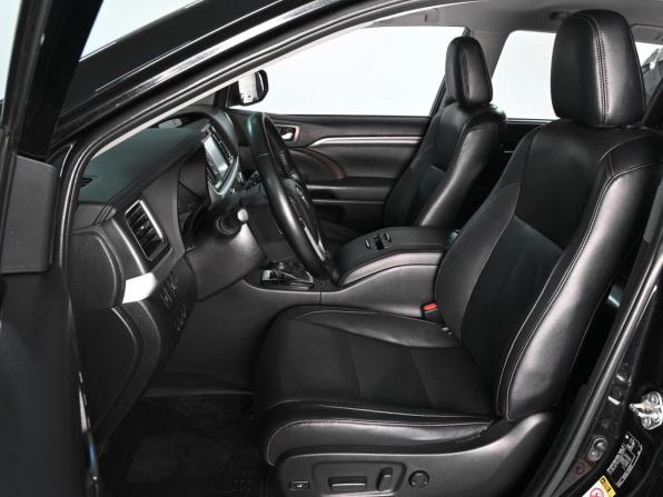 Toyota Highlander III (XU50) Рестайлинг с пробегом 2018 года, цена 3 299 000 рублей, 179681 км, внедорожник, Автокод Объявления