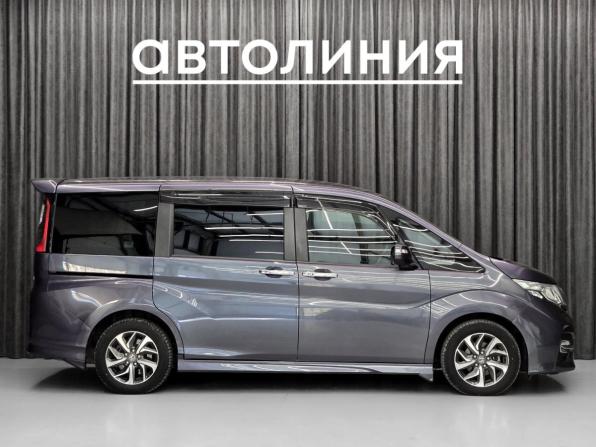 Honda Stepwgn V с пробегом 2016 года, цена 1 850 000 рублей, 140000 км, минивэн, Автокод Объявления