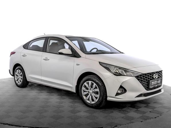 Hyundai Solaris II Рестайлинг с пробегом 2022 года, цена 1 570 000 рублей, 56952 км, седан, Автокод Объявления