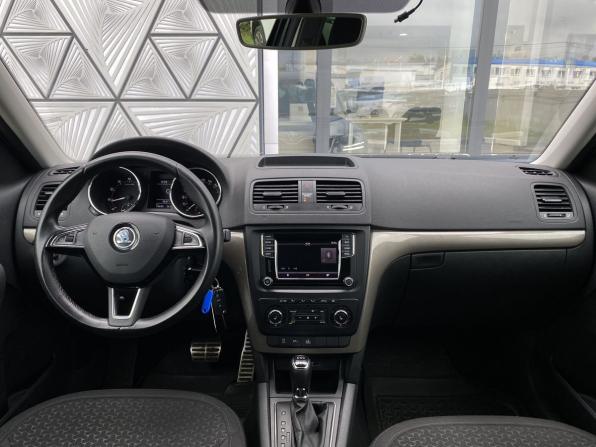 Skoda Yeti I Рестайлинг с пробегом 2017 года, цена 1 719 000 рублей, 59602 км, внедорожник, Автокод Объявления