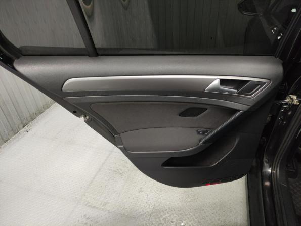 Volkswagen Golf VII с пробегом 2014 года, цена 850 000 рублей, 140197 км, хэтчбек, Автокод Объявления