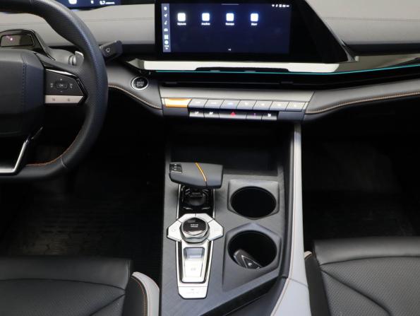Changan UNI-V I с пробегом 2024 года, цена 2 425 000 рублей, 17007 км, лифтбек, Автокод Объявления