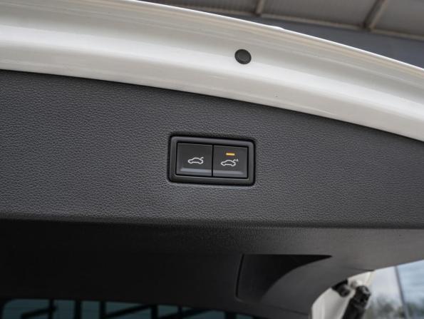 Volkswagen Tiguan II с пробегом 2018 года, цена 2 799 000 рублей, 123813 км, внедорожник, Автокод Объявления