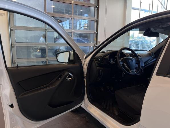 Lada (ВАЗ) Granta I Рестайлинг с пробегом 2022 года, цена 975 000 рублей, 33296 км, лифтбек, Автокод Объявления