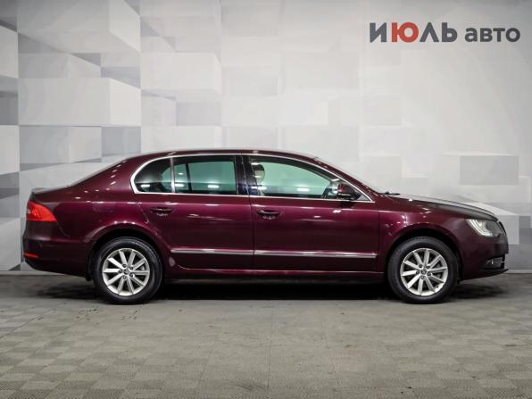 Skoda Superb II Рестайлинг с пробегом 2014 года, цена 950 000 рублей, 297873 км, лифтбек, Автокод Объявления