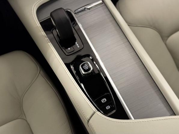 Volvo XC90 II Рестайлинг 1 с пробегом 2024 года, цена 5 990 000 рублей, 27871 км, внедорожник, Автокод Объявления