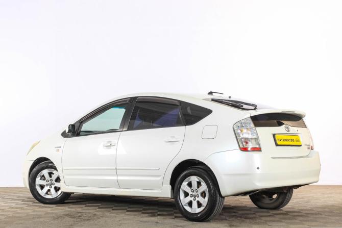 Toyota Prius II Рестайлинг (XW20) с пробегом 2008 года, цена 679 000 рублей, 309000 км, лифтбек, Автокод Объявления