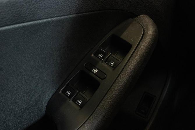 Volkswagen Jetta VI Рестайлинг с пробегом 2015 года, цена 1 149 000 рублей, 199660 км, седан, Автокод Объявления