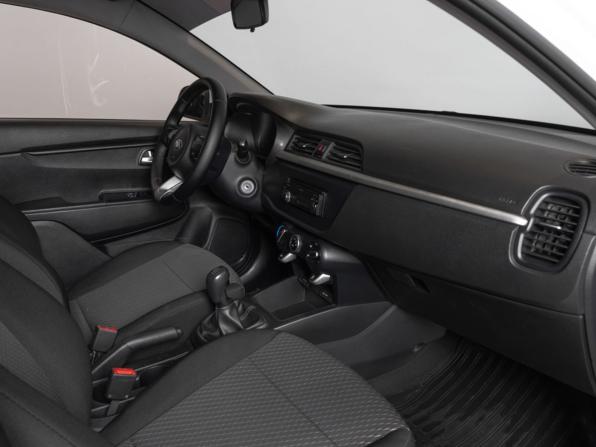Kia Rio IV с пробегом 2018 года, цена 856 400 рублей, 256984 км, седан, Автокод Объявления