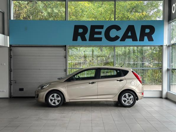Hyundai Solaris I с пробегом 2013 года, цена 740 000 рублей, 175900 км, хэтчбек, Автокод Объявления