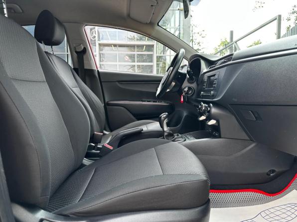 Kia Rio IV Рестайлинг с пробегом 2020 года, цена 1 595 000 рублей, 76500 км, хэтчбек, Автокод Объявления
