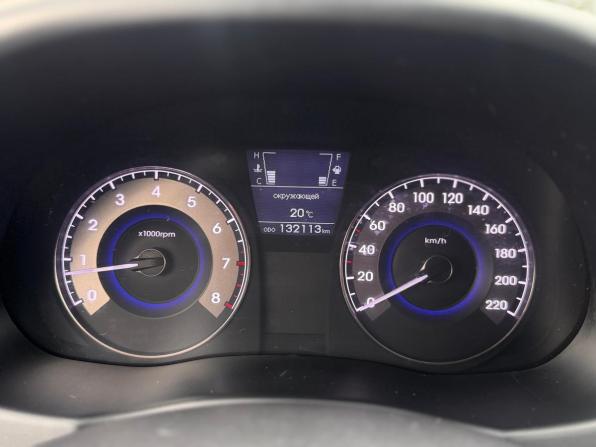 Hyundai Solaris I с пробегом 2011 года, цена 715 000 рублей, 132111 км, седан, Автокод Объявления