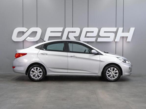 Hyundai Solaris I с пробегом 2012 года, цена 879 000 рублей, 125981 км, седан, Автокод Объявления