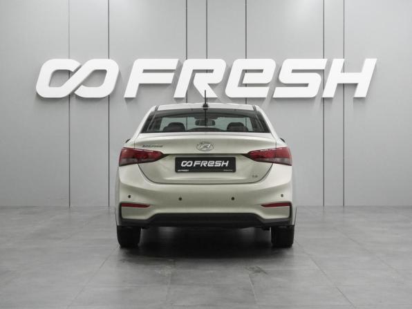 Hyundai Solaris II с пробегом 2019 года, цена 1 428 000 рублей, 119039 км, седан, Автокод Объявления