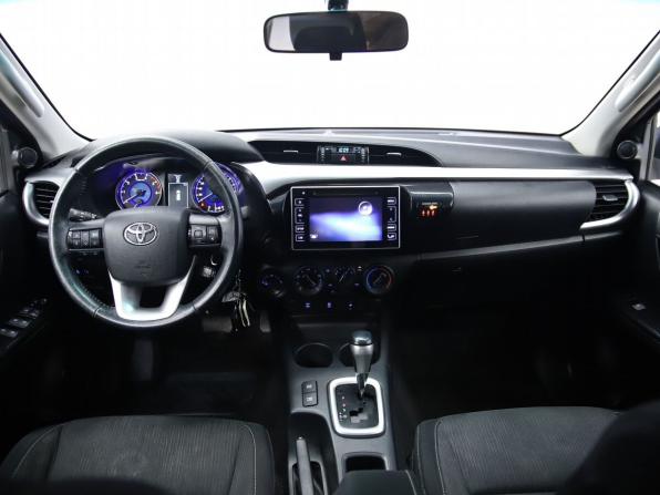 Toyota Hilux VIII с пробегом 2015 года, цена 2 830 000 рублей, 140003 км, offers.body_type.unknown, Автокод Объявления